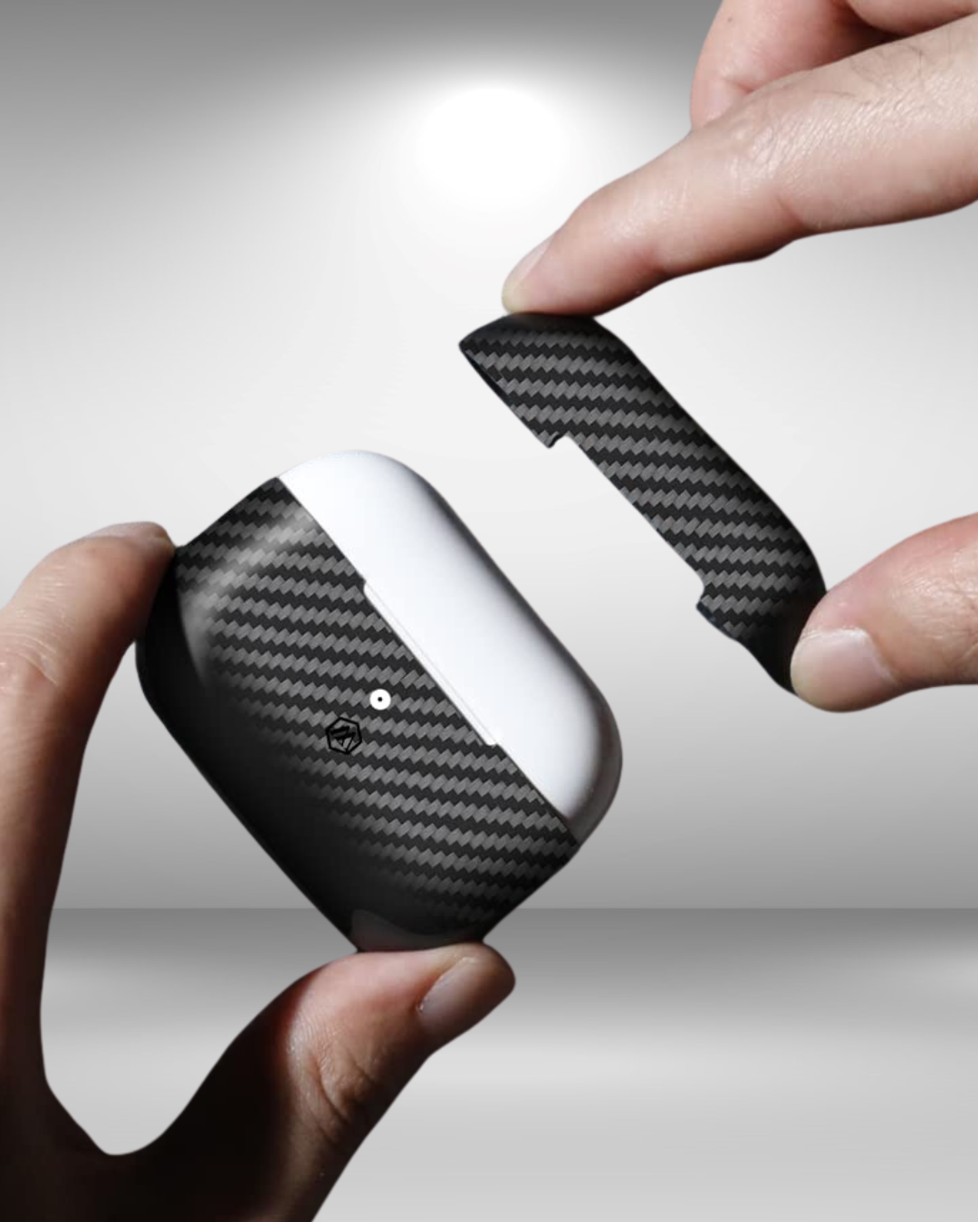 حافظة AirPods المصنوعة من ألياف الكربون الحقيقية